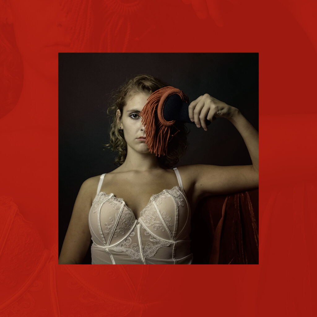 Triade primitive du blanc, du rouge et du noir – Mélanie